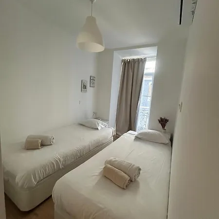 Modern Lisbon Apartments By Soulplaces Room photo