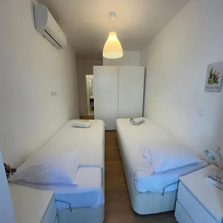 Modern Lisbon Apartments By Soulplaces Room photo